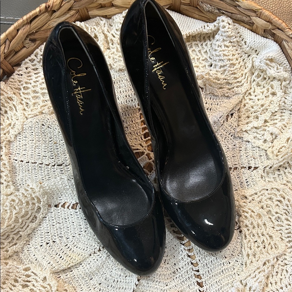 Cole Haan Women's patent leather Pumps. 4”. Size 9.5”